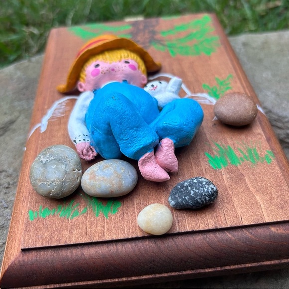 Copy-Vintage Hand Painted Sculpted Clay & Wood Wall Hanging Little Boy With O… - Picture 3 of 8